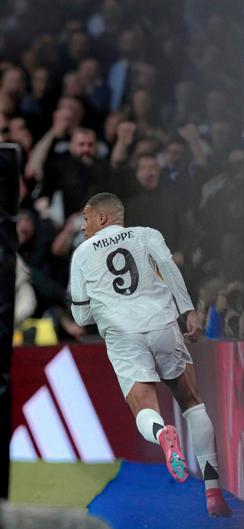 2025年至今，利雅得胜利卖出128万件球衣，迈阿密国际216.6万（2025年迄今球衣销量对比：利雅得胜利128万件，迈阿密国际216.6万件）