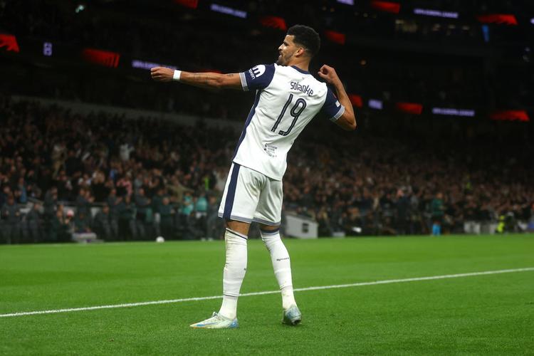 王朝！全北队史第6次夺韩国杯冠军，时隔五年再获双冠王殊荣（王朝再临：全北第6次问鼎韩国杯，五年后再登双冠王）