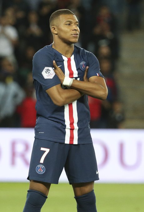 日媒：日足协提交朝鲜队“重拳握手”视频，请求FIFA裁决（日媒：日本足协递交朝鲜队“重拳握手”视频，要求FIFA裁定）