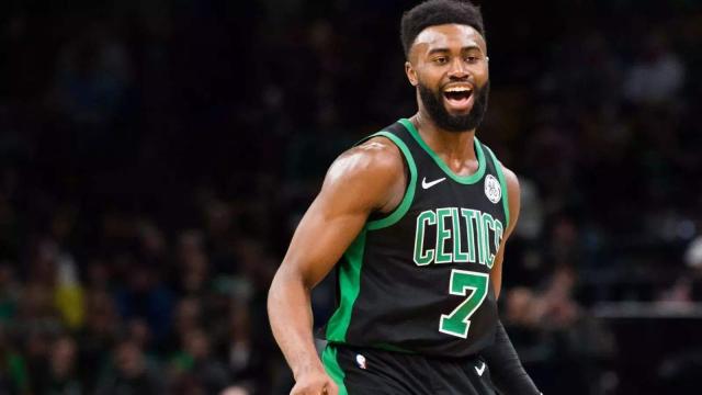 泰伦·卢：东契奇离场后，我们有些放松警惕&没打出正确风格（泰伦·卢：东契奇退场后我们松懈了，没能坚持正确打法）