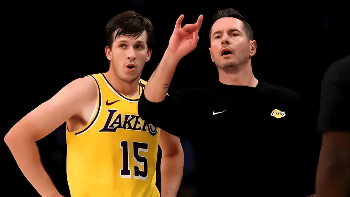 卢宁：不认为我拯救了阿隆索，球队新老交替需要适应很正常（卢宁：谈不上拯救阿隆索，球队新老交替的适应期很正常）