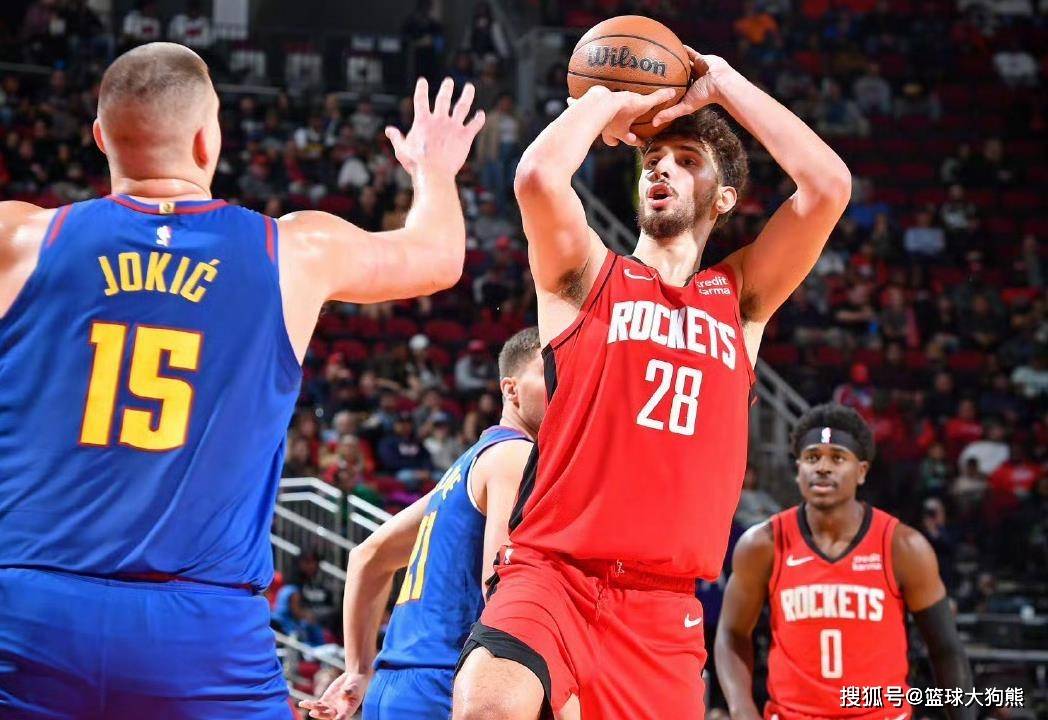 英超前瞻：维拉状态火热9轮8胜，残阵枪手客战盼继续领跑（英超前瞻：维拉9轮8胜势头正猛，伤兵缠身的阿森纳客场力保榜首）