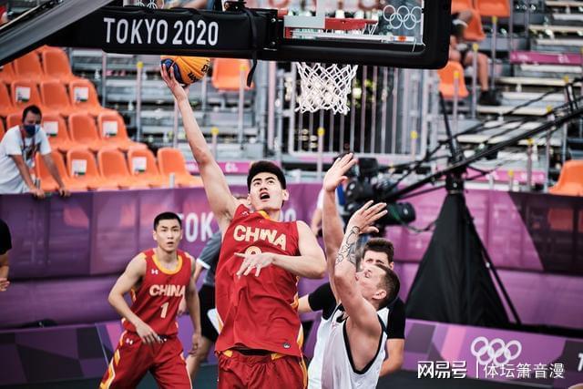 西甲半场：莫雷诺、科斯塔破门，比利亚雷亚尔1-1马略卡（西甲半场：莫雷诺、科斯塔先后破门，比利亚雷亚尔1-1暂平马略卡）