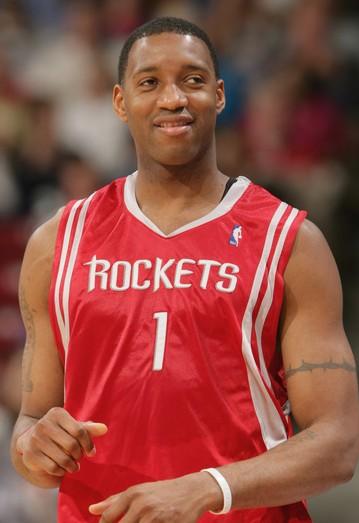 卧底？哈克斯半场10投仅1中拿到3分出现2失误 正负值-8最低（哈克斯半场低迷：10投1中仅3分、2次失误，正负值-8全队最低）