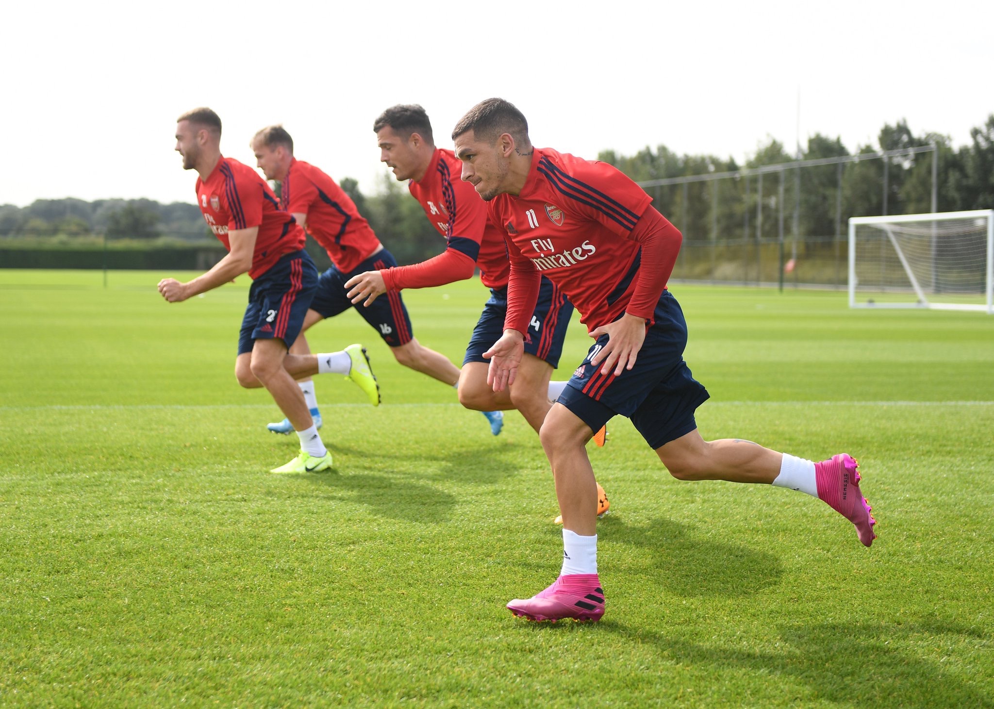 杨晨对话施拉普纳：中国球员不该只为钱踢球，留洋从乙级开始（杨晨与施拉普纳对谈：中国球员别只为钱踢球，留洋应从乙级起步）