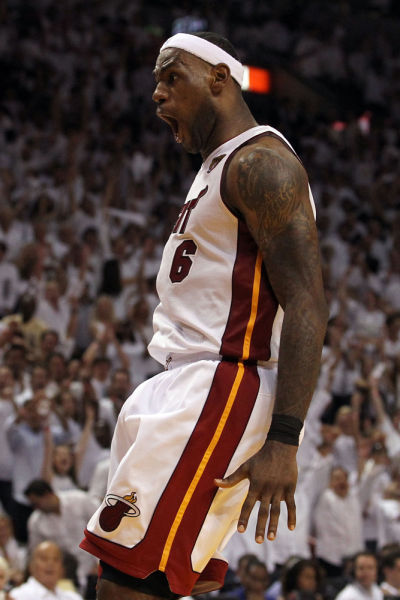 娄一晨谈斯卢茨基：他对自己的战术有近乎痴迷的坚持（娄一晨评斯卢茨基：对战术的坚持近乎偏执）