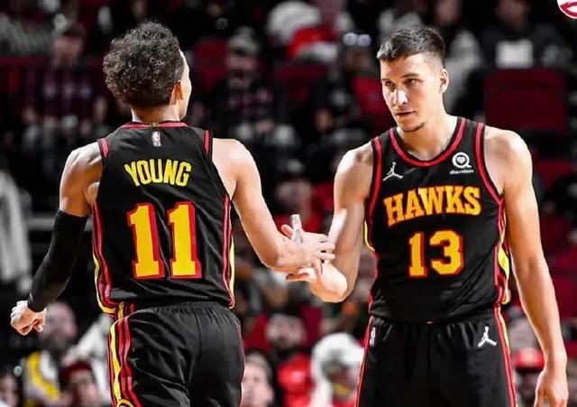 利物浦双星身价暴跌2000万欧！克洛普遗留下的阵容隐患爆发（利物浦两将身价缩水2000万欧，克洛普遗留阵容短板集中暴露）