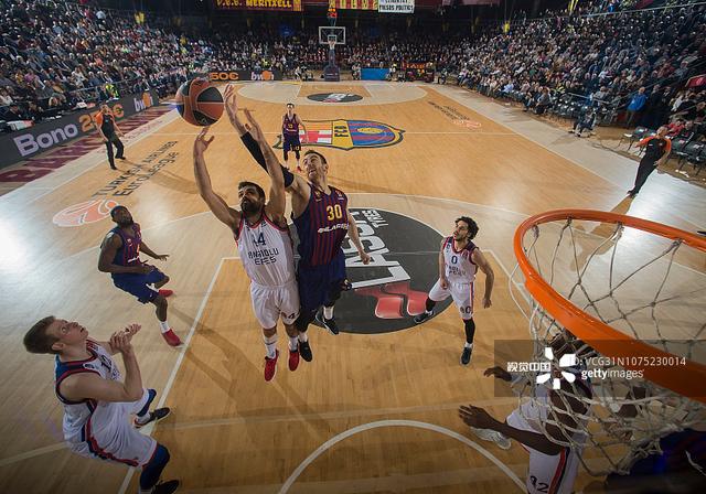 帕夫洛维奇盛赞米兰团队精神逆转取胜（帕夫洛维奇力赞米兰团队精神助球队逆转告捷）