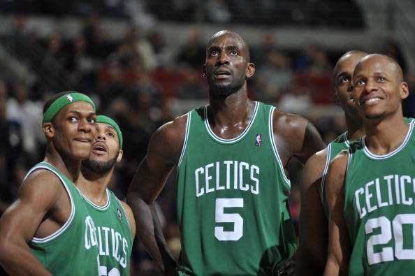 空砍两双！乐福全场投篮12中6得到16分16篮板（乐福12投6中拿下16分16篮板，仍无奈空砍两双）