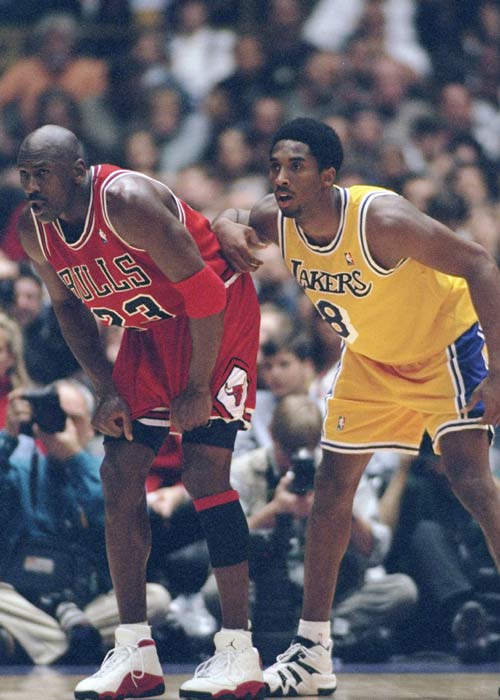 鲍威尔半场高效表现，成为球队得分王（鲍威尔半场高效输出，领跑球队得分）